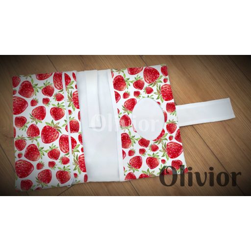 Eper mintájú pelenkázó neszeszer 